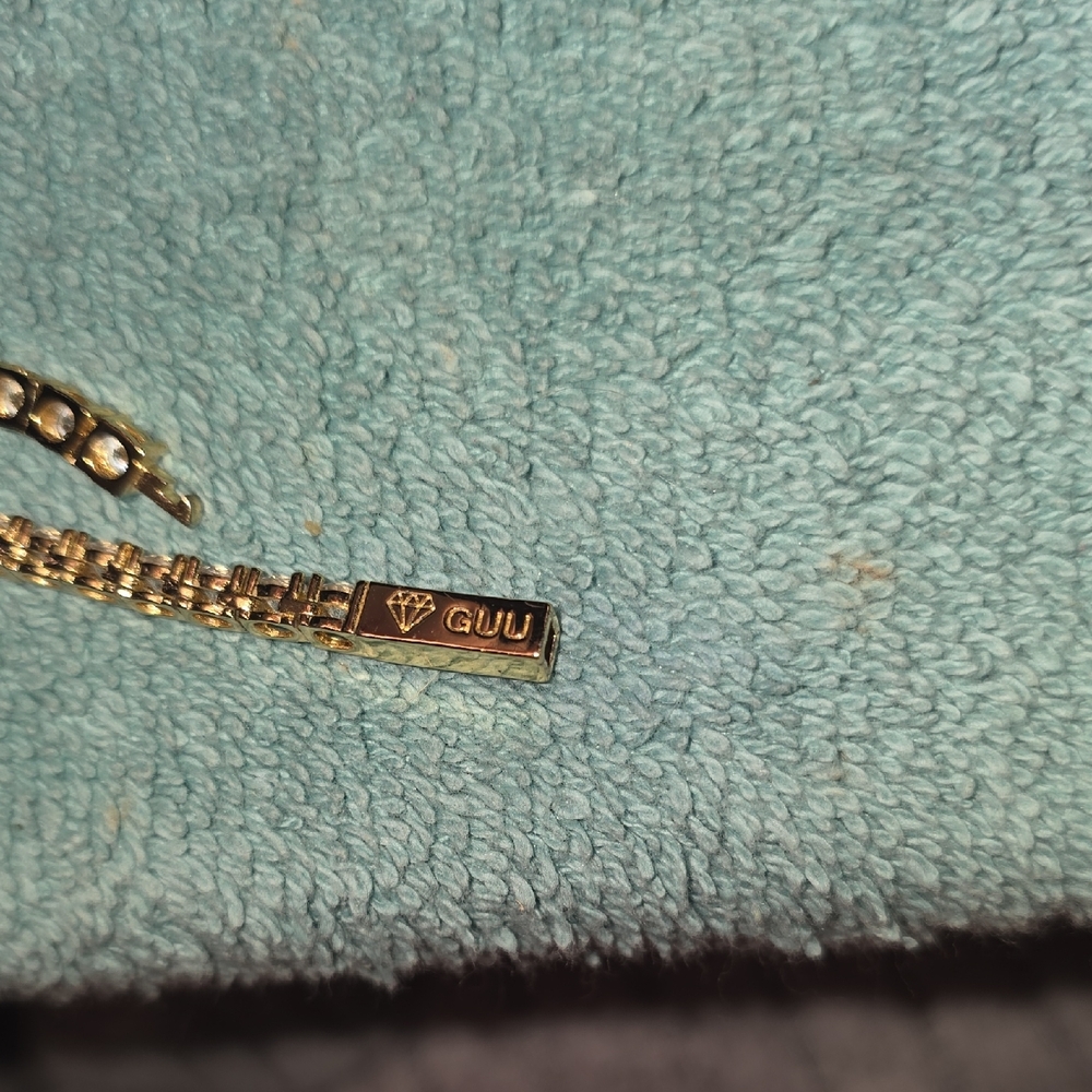 Beautiful stunning Blingly Necklace with Cross - Picture 3 of 3